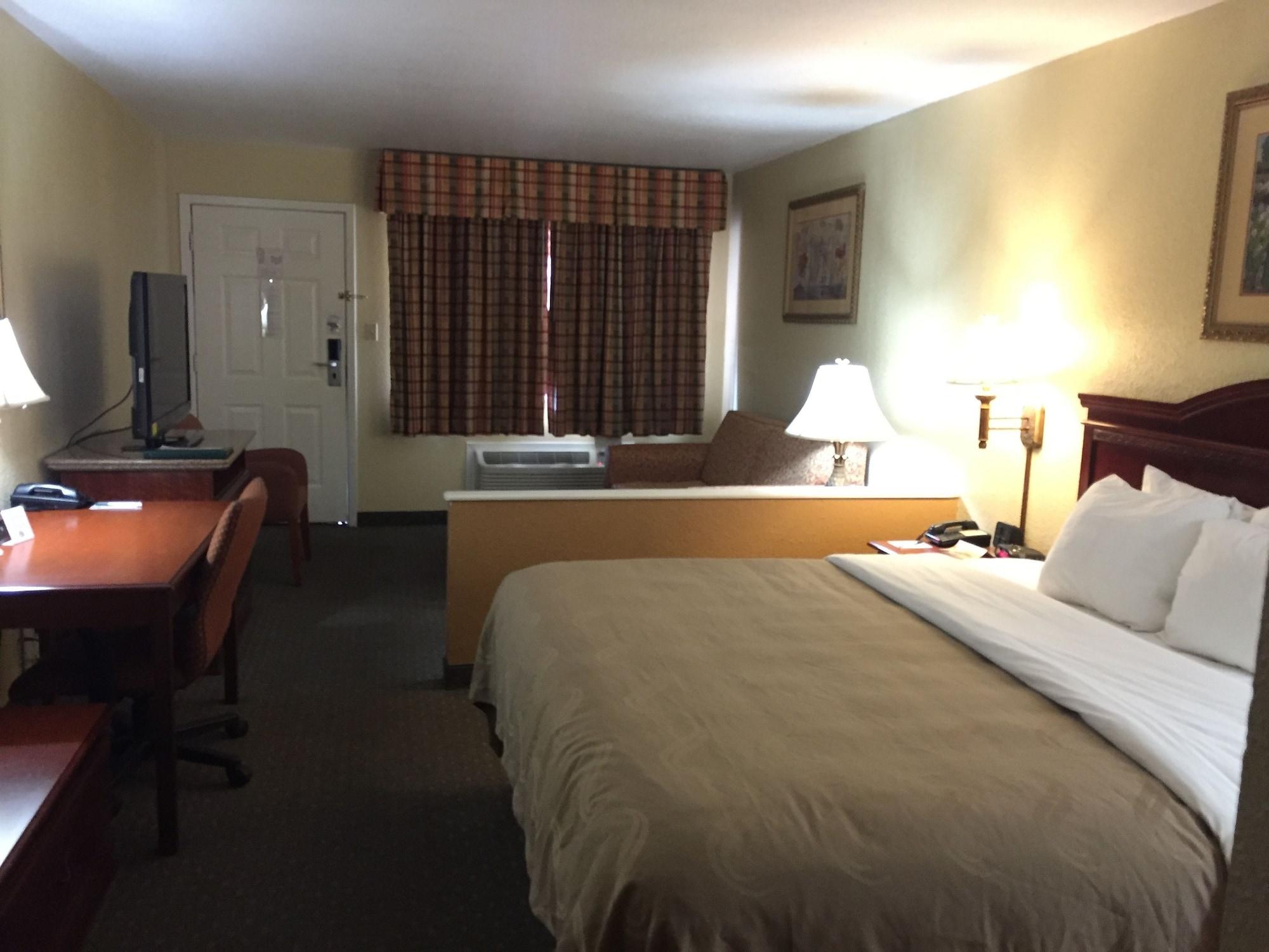 Econo Lodge Inn & Suites Eagle Pass Exterior photo